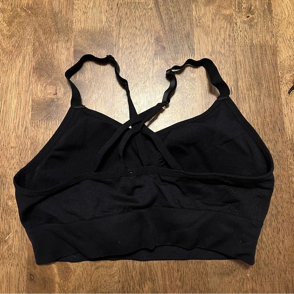 New Balance Sports Bra Large Black Athletic Workout Athleisure Comfy Cozy - Picture 3 of 6